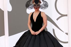 Bang Showbiz / Lady Gaga is very happy as a mom