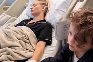 Bang Showbiz / Kimberly Wyatt and her son Ford in hospital / © Instagram