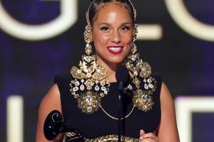 Bang Showbiz / Which member of the Jackson family had a crush on Alicia Keys?