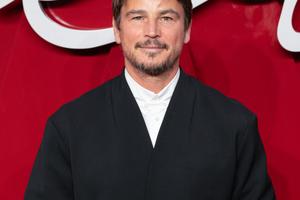 Bang Showbiz / Josh Hartnett lives in England.