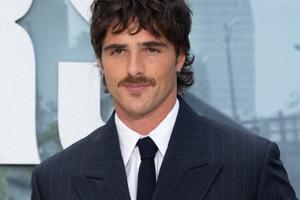 Bang Showbiz / Jacob Elordi is a huge fan of Opening Night.