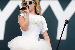 Bang Showbiz / Singer Slayyyter