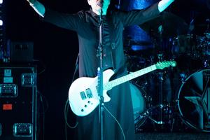 Bang Showbiz / Billy Corgan talks Marilyn Manson friendship