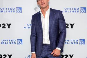 Bang Showbiz / Tyler Cameron is preparing for fatherhood