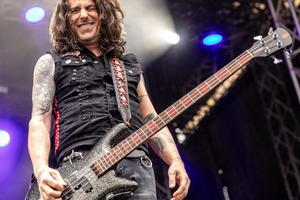 Bang Showbiz / Skid Row have a new lead singer after two years