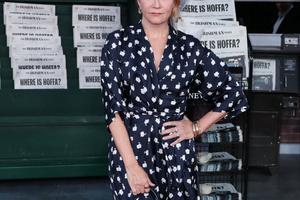 Bang Showbiz / Lea Thompson worked with Sir Patrick Stewart on Star Trek: Picard